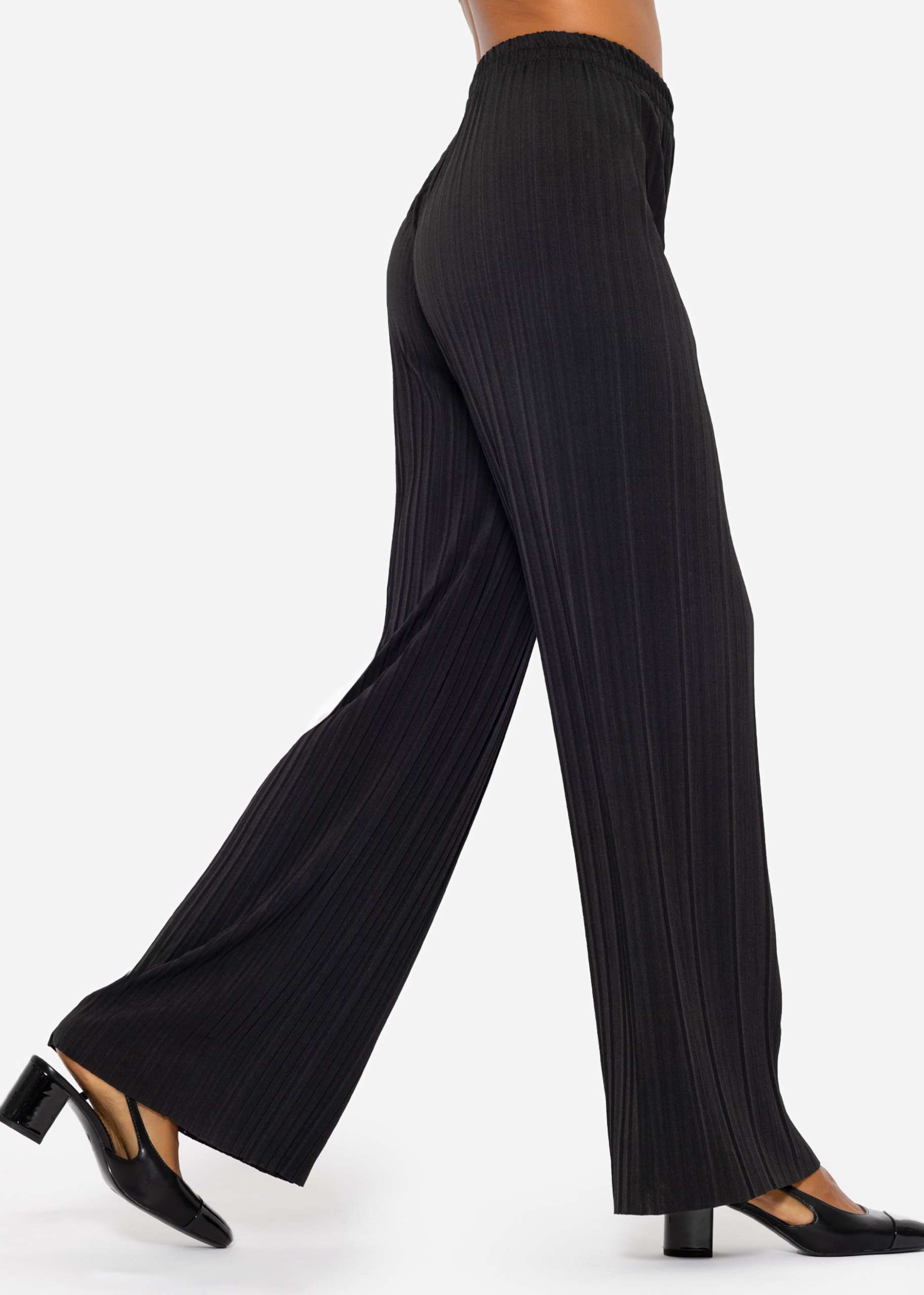 Pleated trousers - black