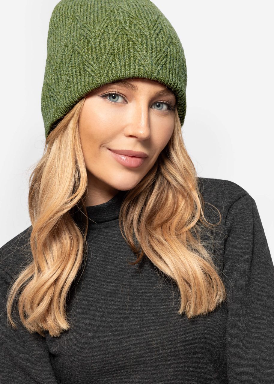 Soft knitted beanie - khaki