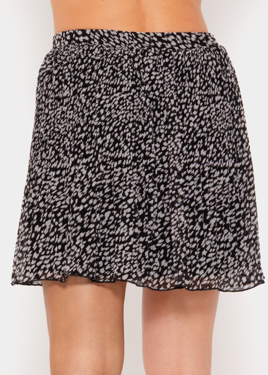 Pleated skirt with print - black and white