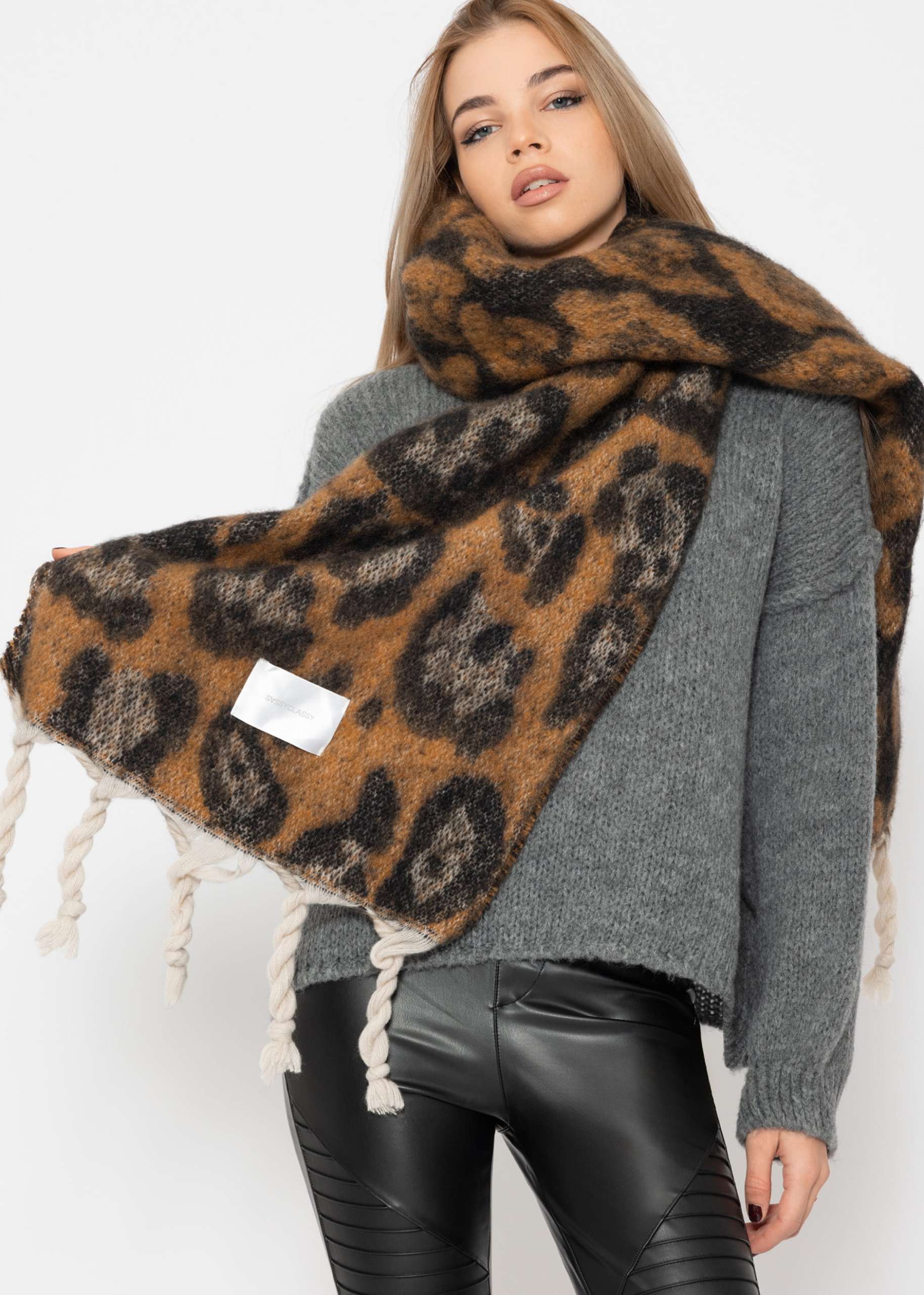 Scarf with leo print - khaki