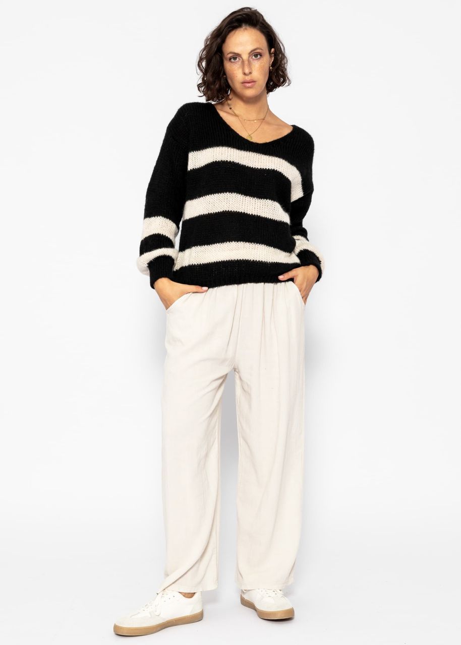 Jumper with offwhite stripes - black