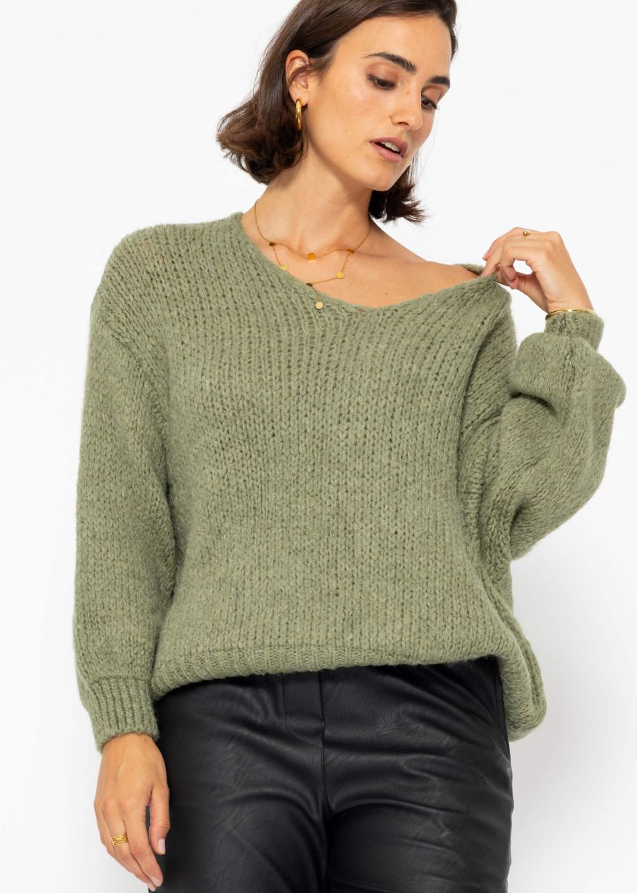 Oversized jumper with V-neck - khaki