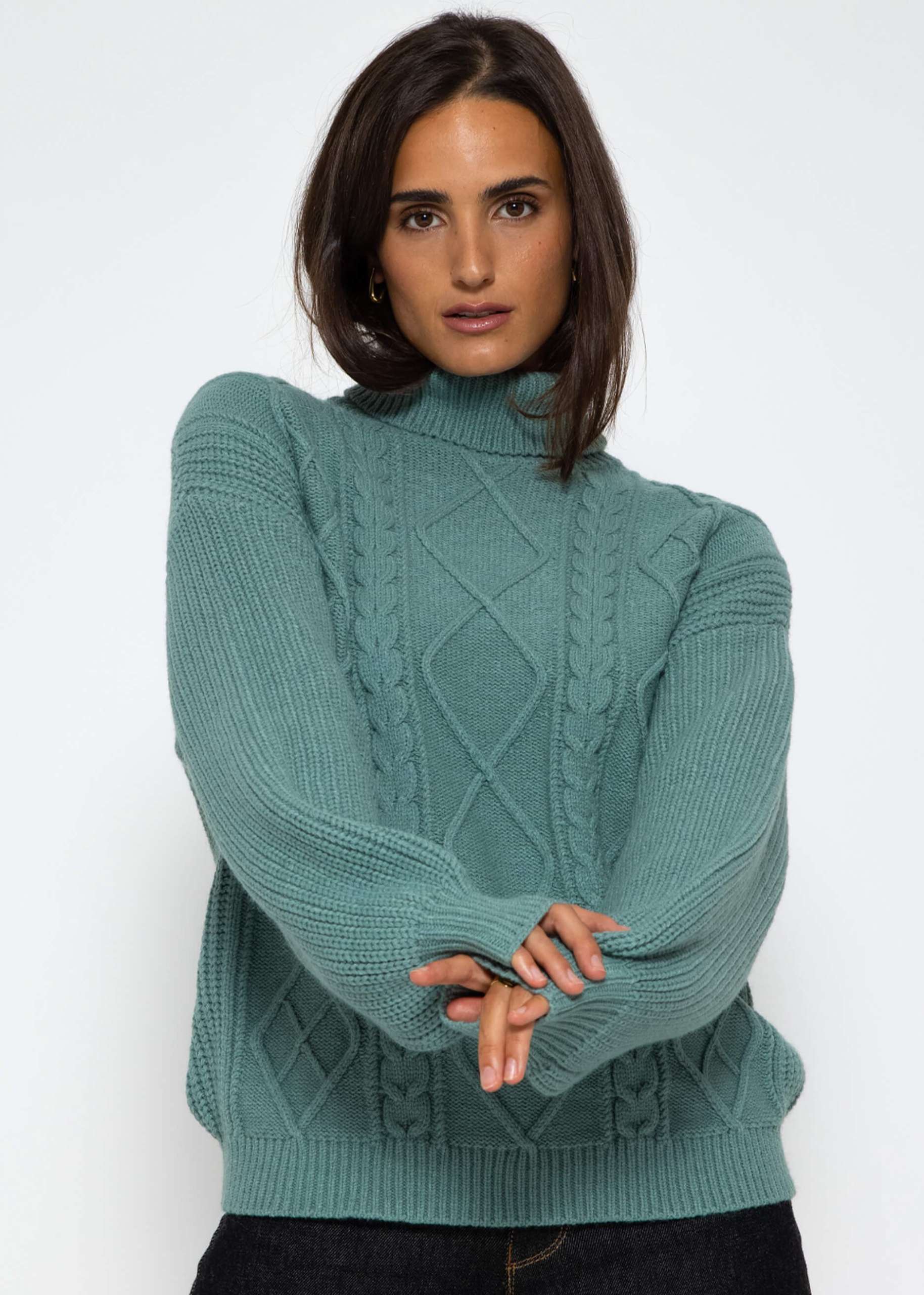 Cable knit turtleneck jumper - green