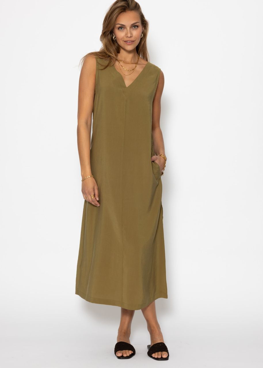 Maxi dress with V-neck - khaki