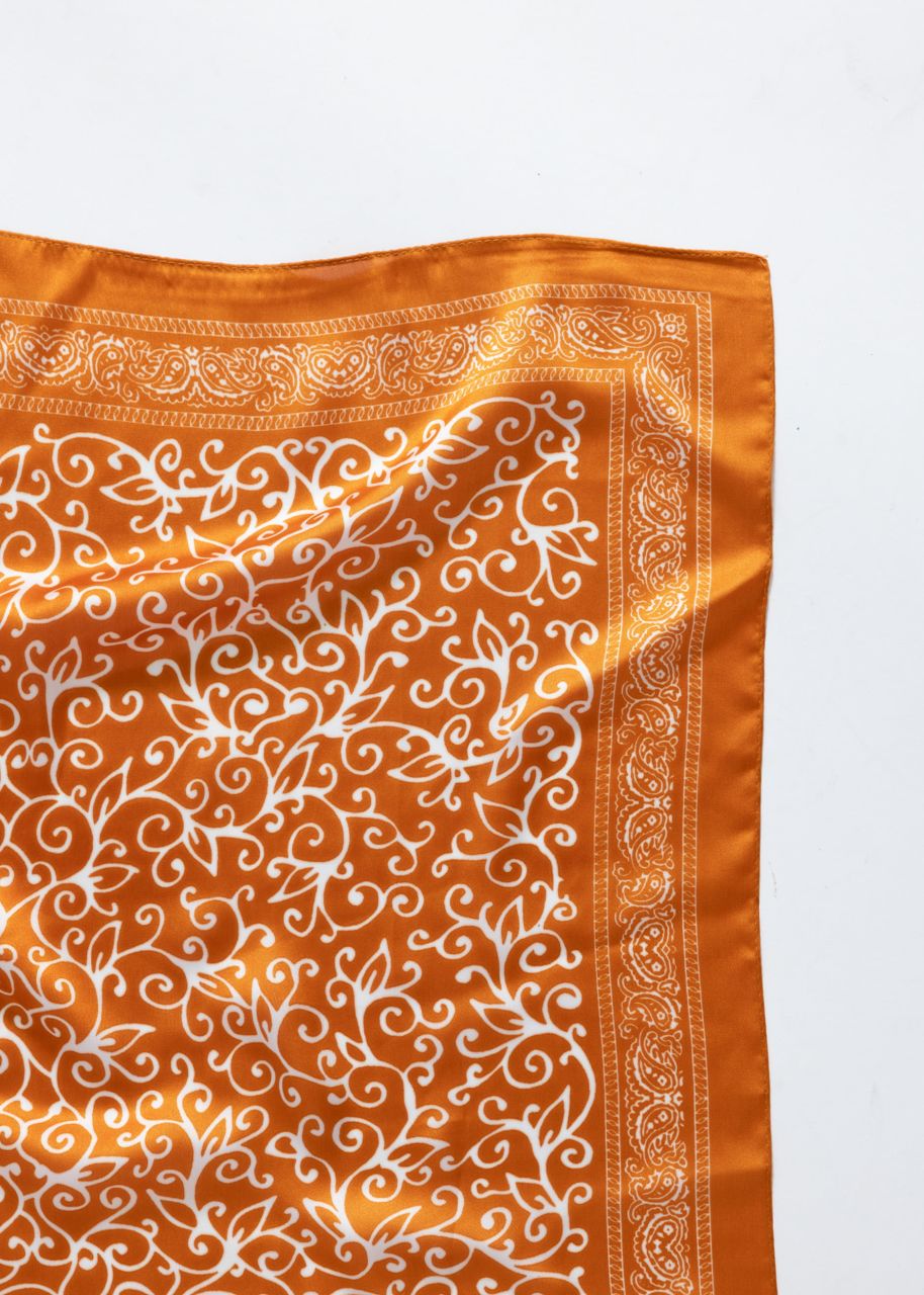 Scarf with filigree print - orange