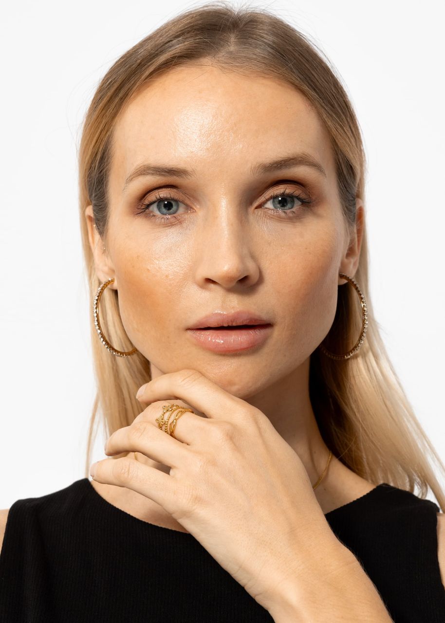 Hoop earrings with sparkling stones - gold