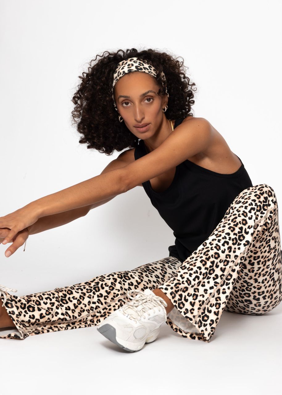 Flare sports leggings with leo print - beige