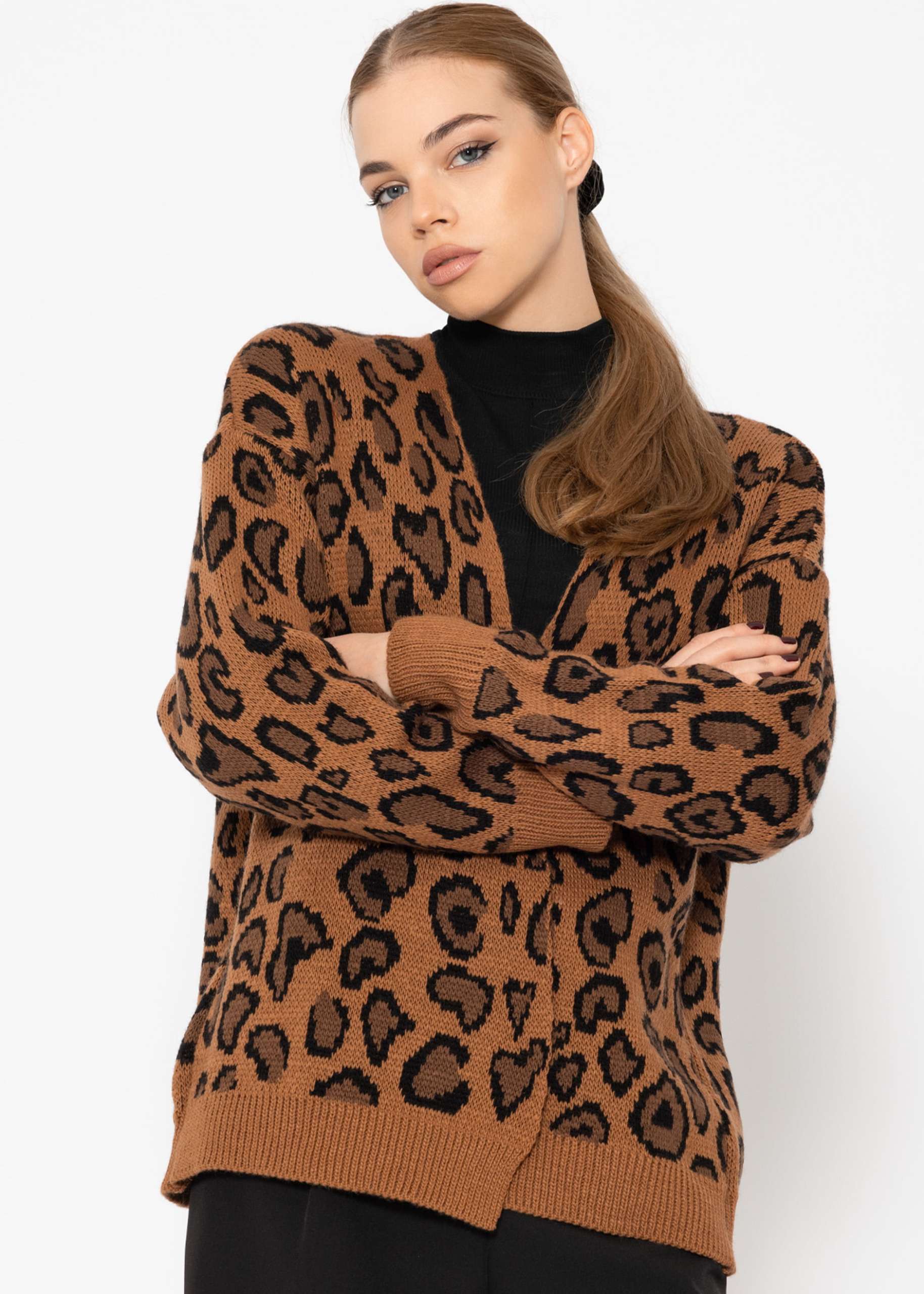 Jacquard cardigan with leo pattern - camel