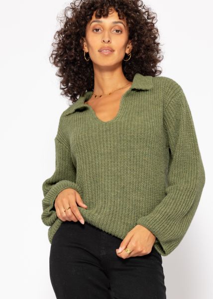 Oversized jumper with V-neck and collar - khaki