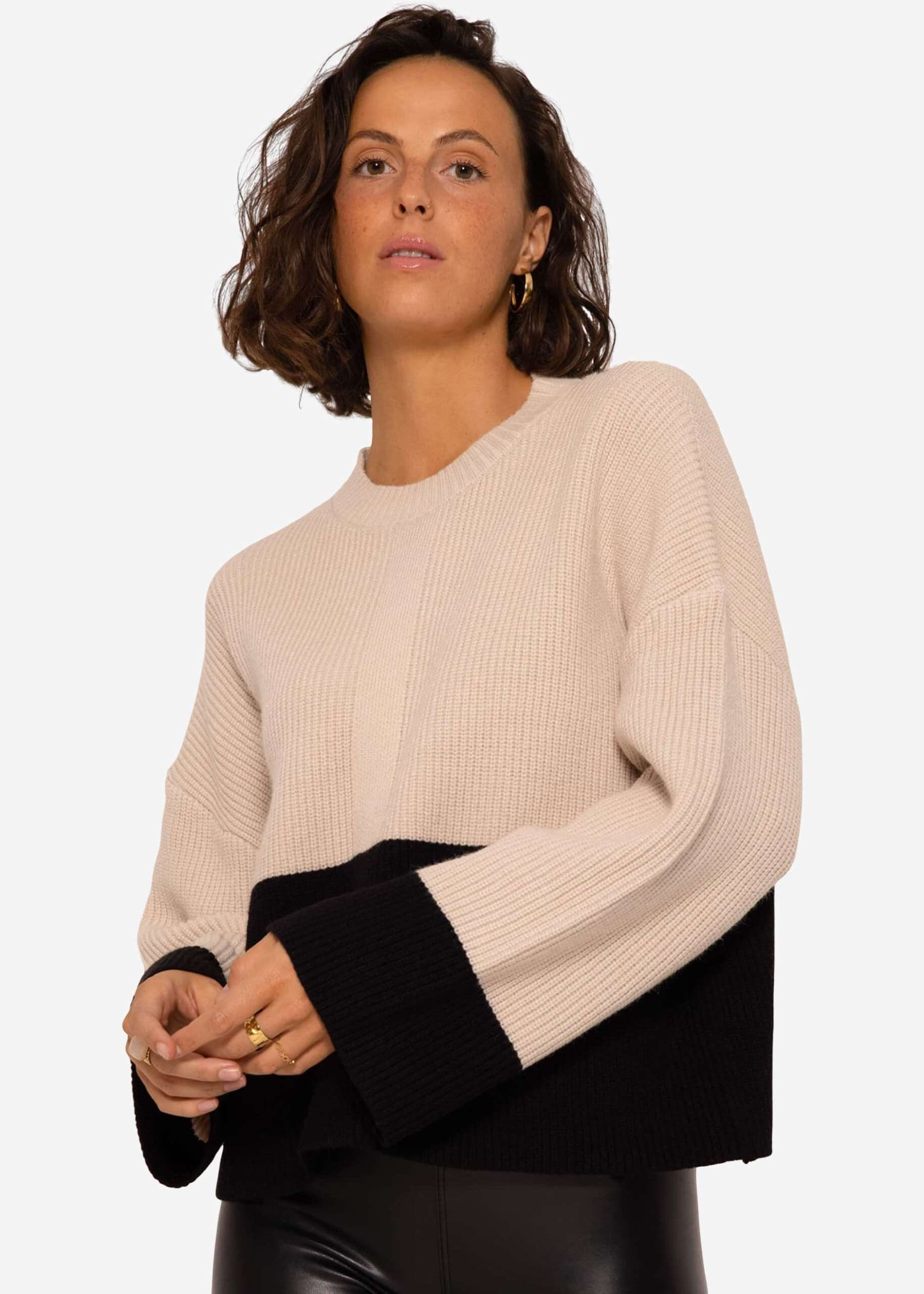 Jumper with black hem - beige