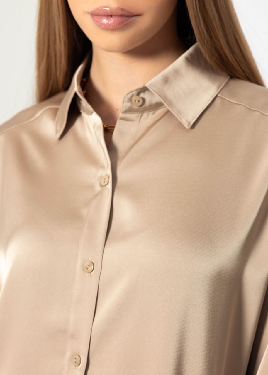 Oversized satin blouse in champagner