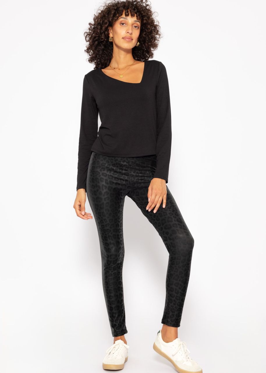 Longsleeve shirt with asymmetric neckline - black