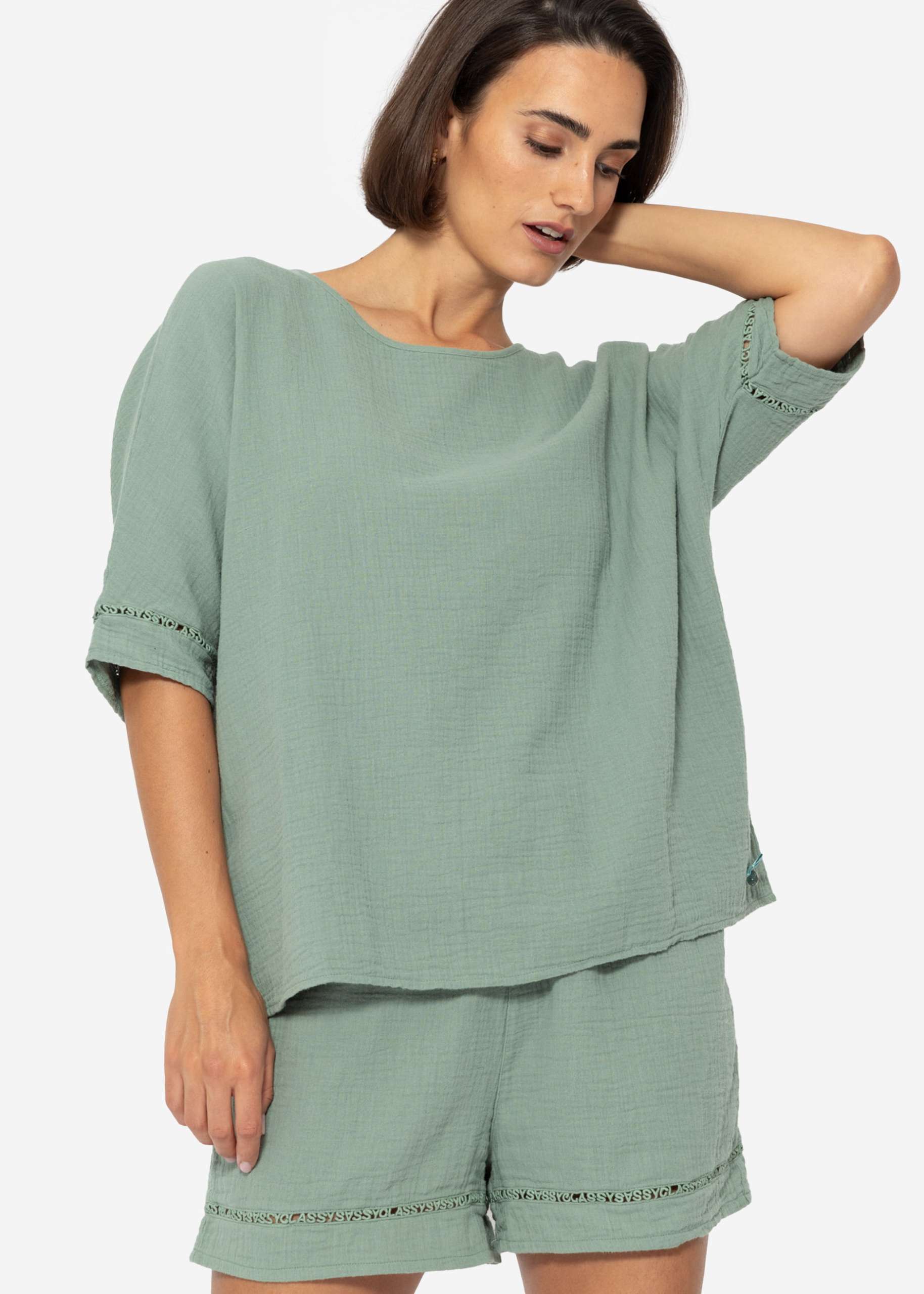 Muslin pyjama shirt with lace trim - sage green