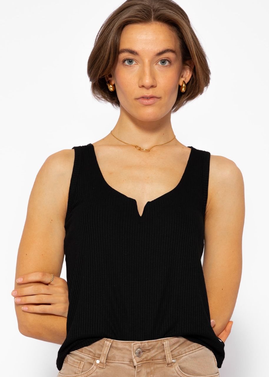 Ribbed top with V-neck - black