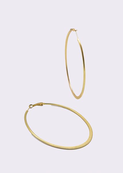 Large oval creoles, matte gold