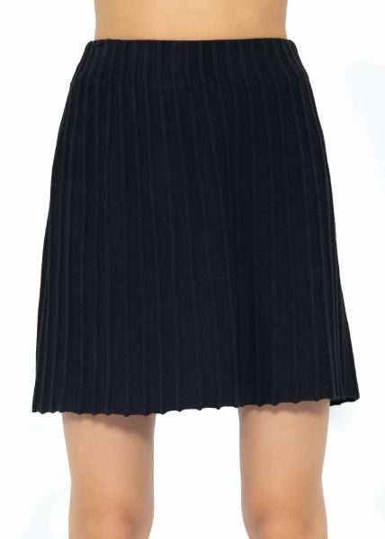 Pleated knitted skirt - black