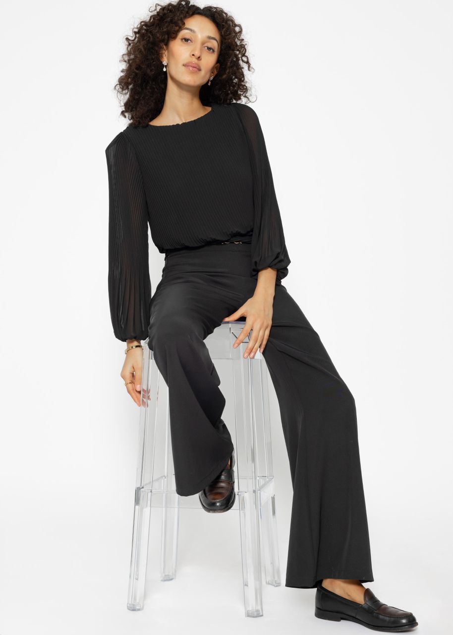 Pleated blouse with balloon sleeves - black