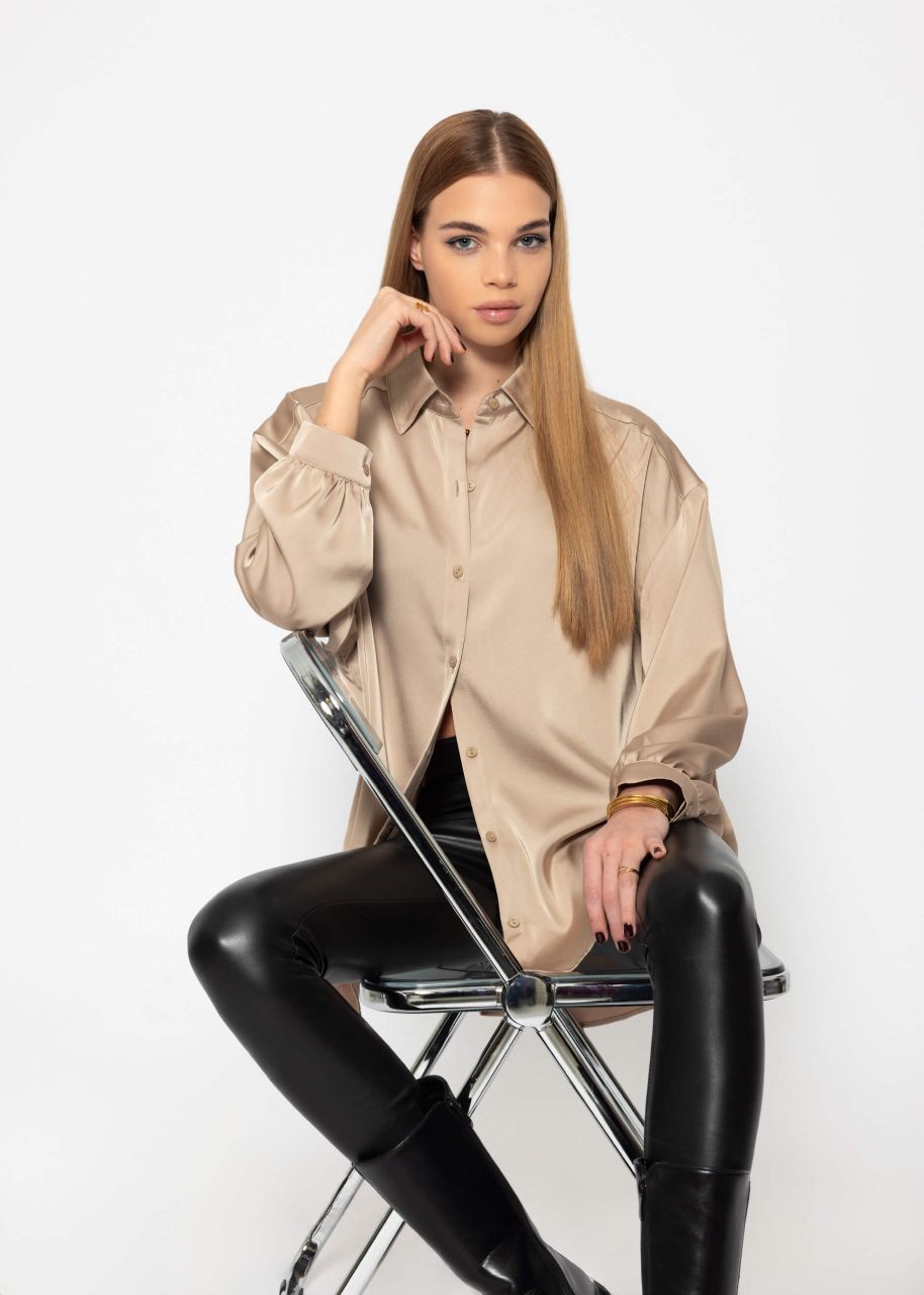 Oversized satin blouse in champagner