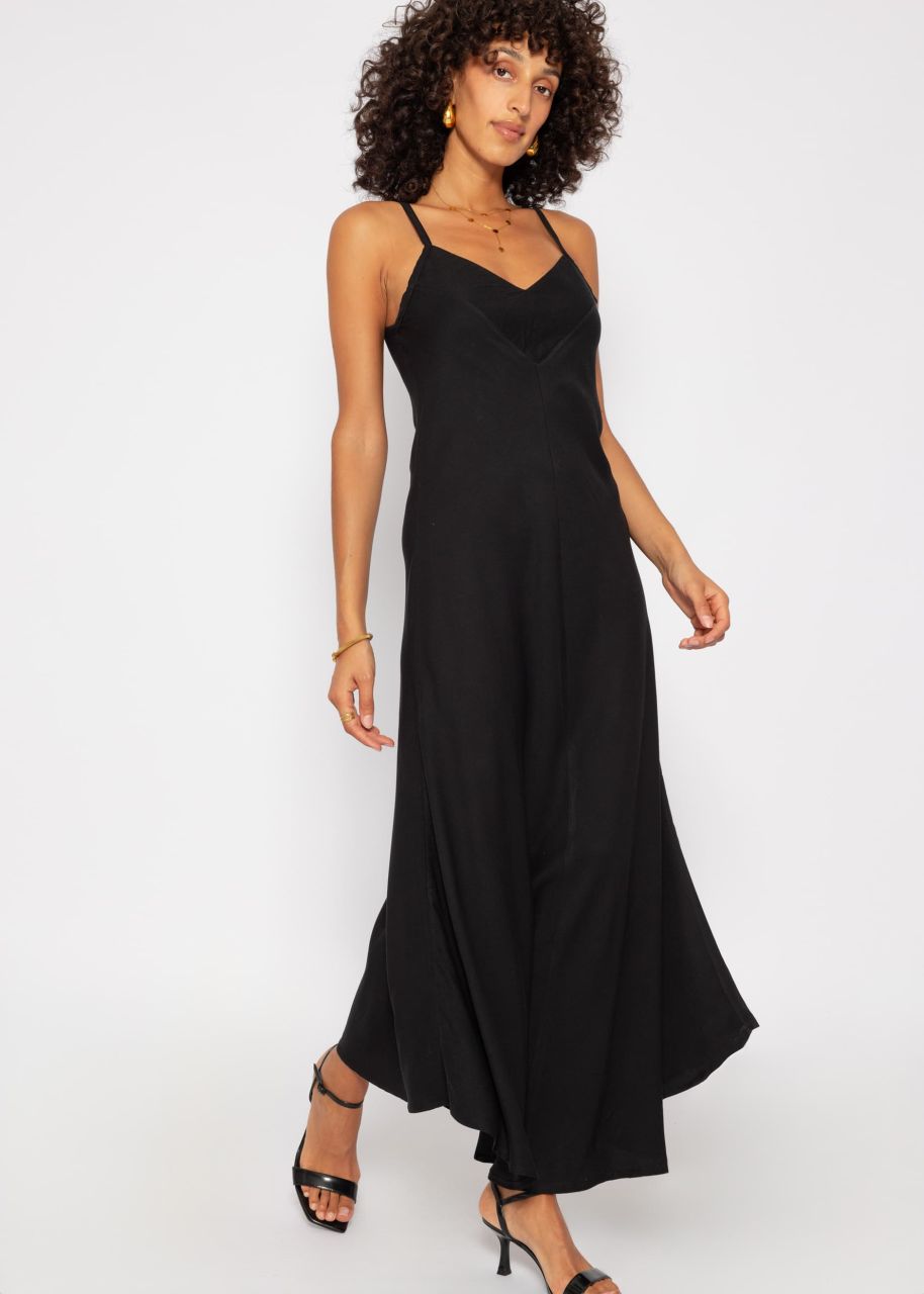 Flowing maxi dress with V-neck - black