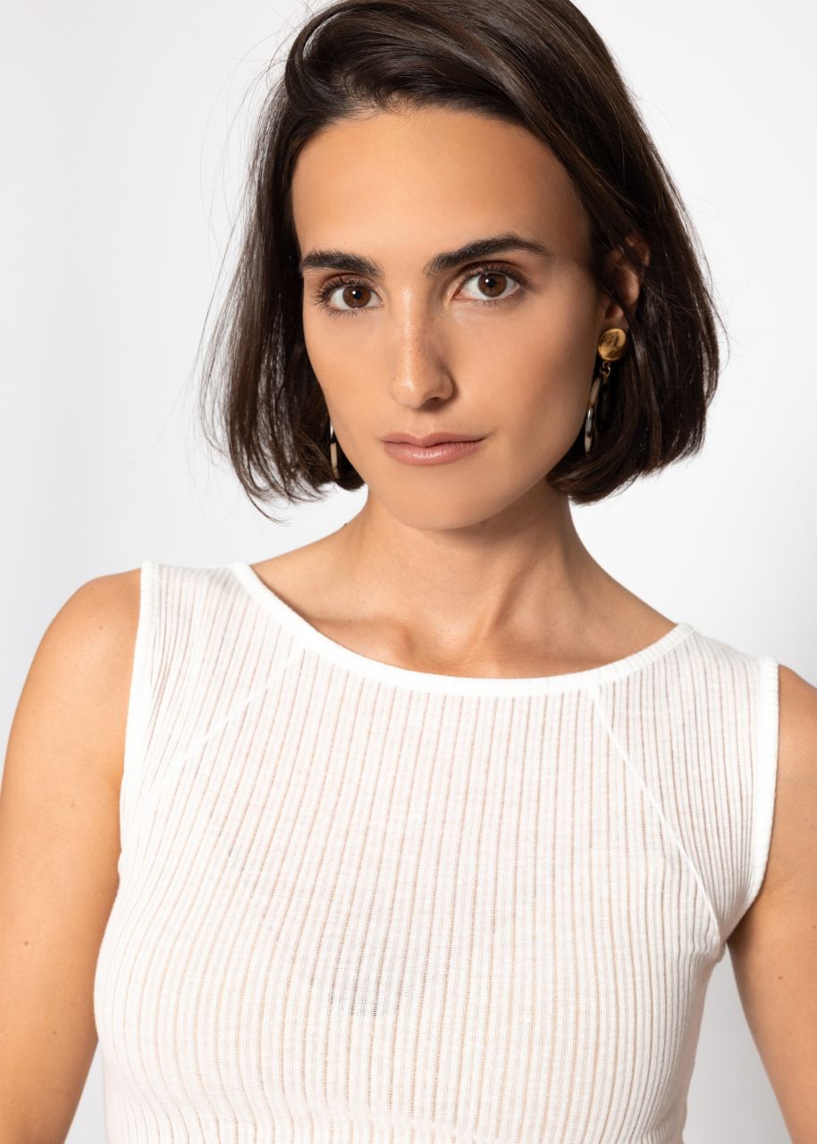 Slightly transparent top with ribbed structure - offwhite