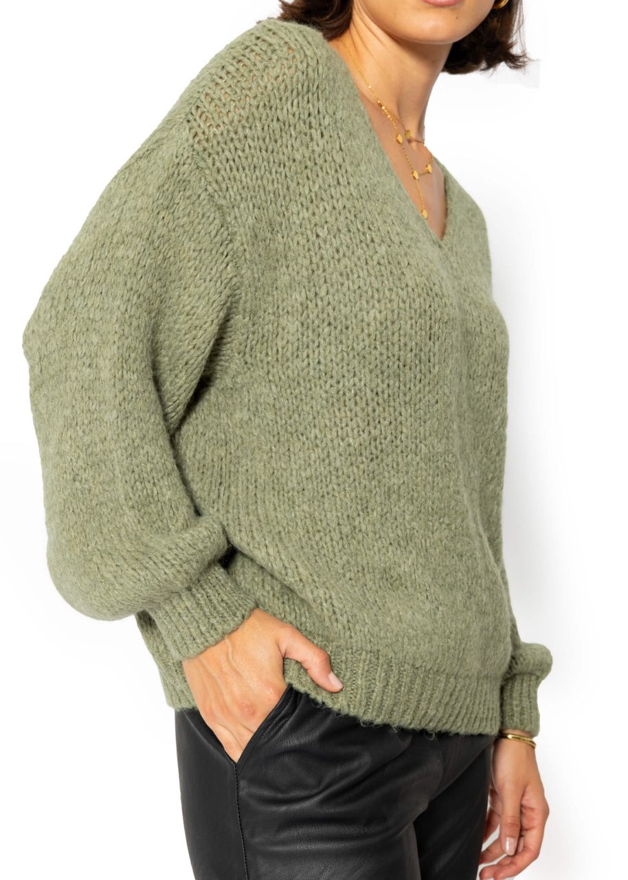 Oversized jumper with V-neck - khaki