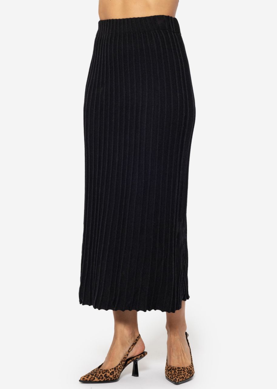 Pleated maxi knit skirt - black