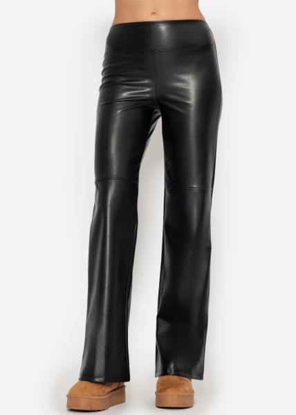 High-rise flared leggings made of faux leather with a wide waistband - black