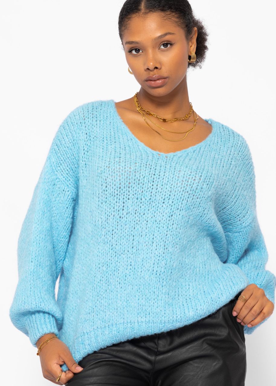 Oversized jumper with V-neck - ice blue