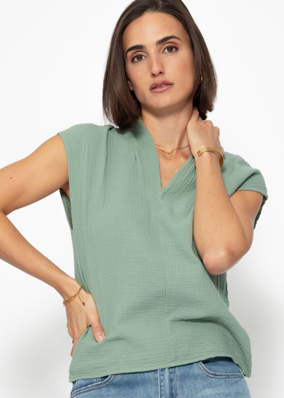 Muslin shirt with V-neck - sage green