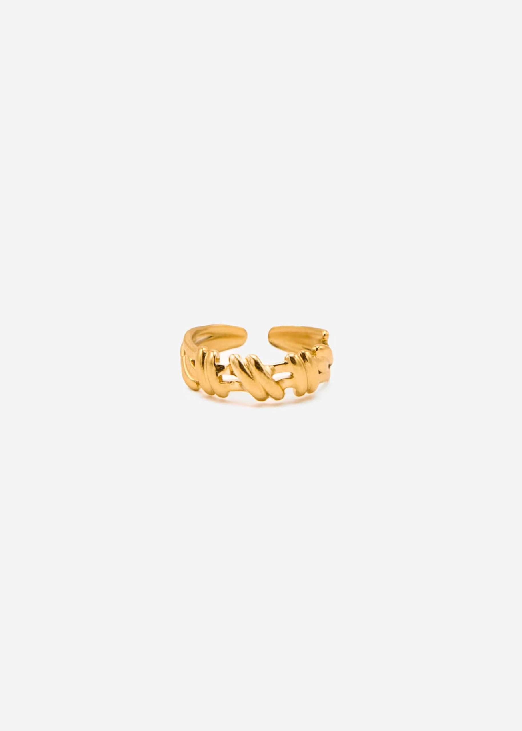 Ring with pattern - gold