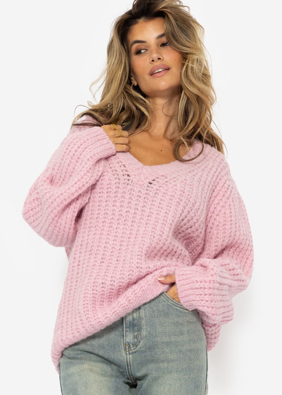 Oversized chunky knit jumper with V-neck - pink