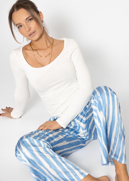 Long-sleeved shirt with neckline - offwhite