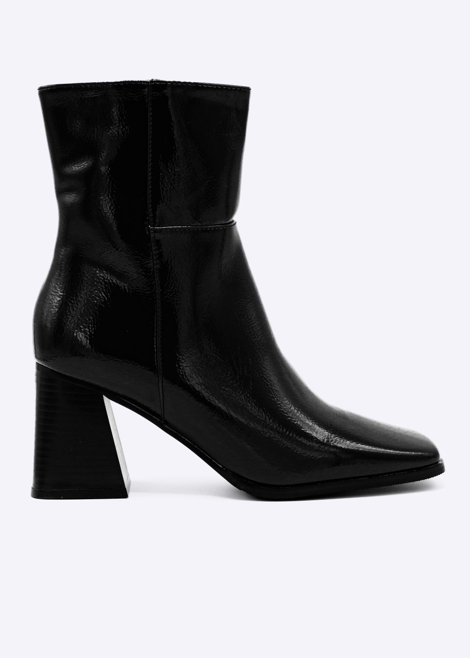 Lack-Stiefeletten mit eckiger Schuhspitze, schwarz