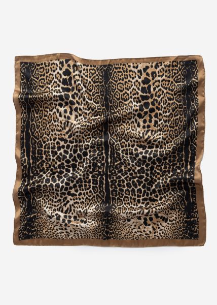 Scarf with leo print - brown