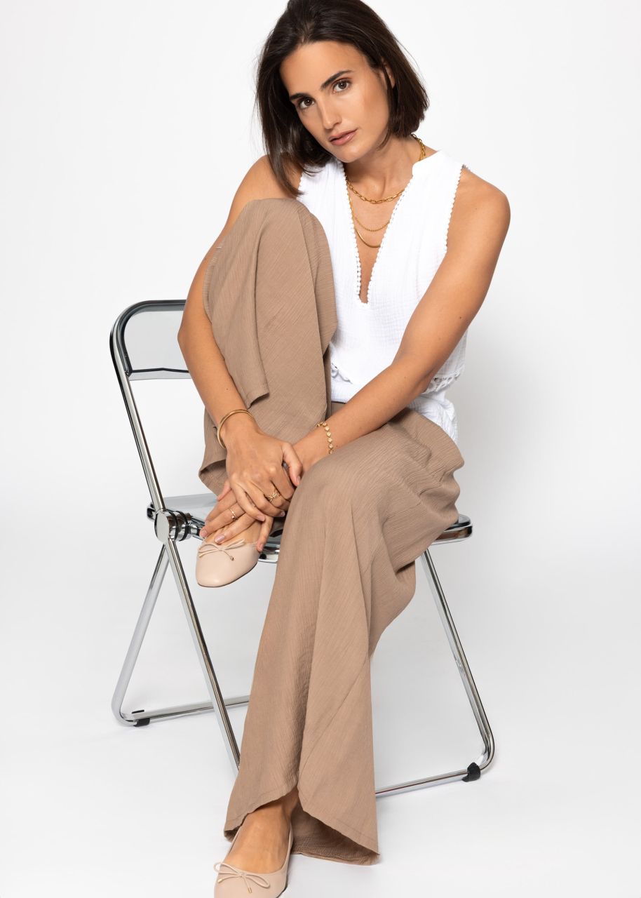 Casual trousers in a crinkle look - light brown