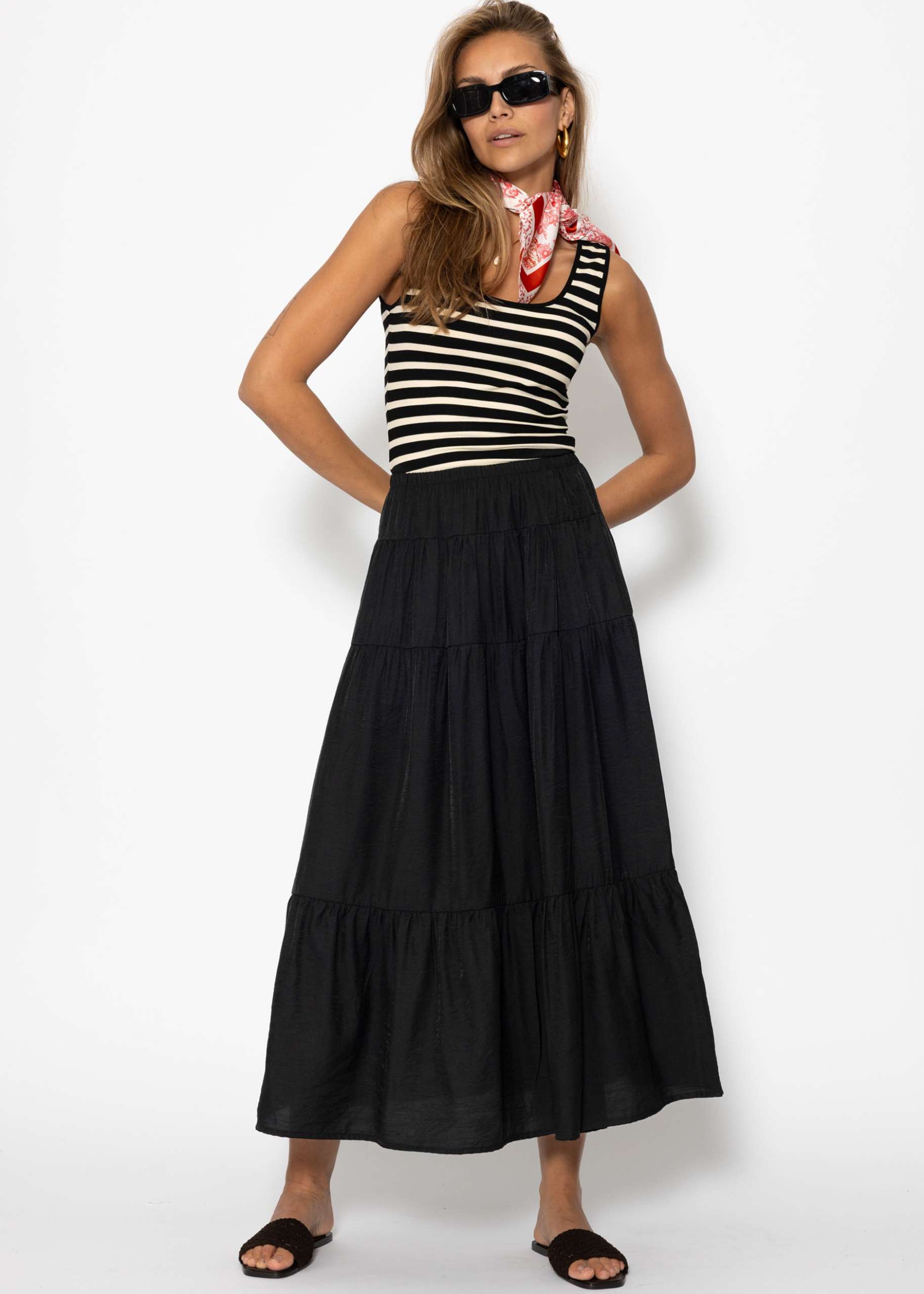 Shiny maxi flounce skirt - black