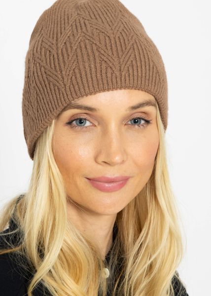 Soft knitted hat - taupe