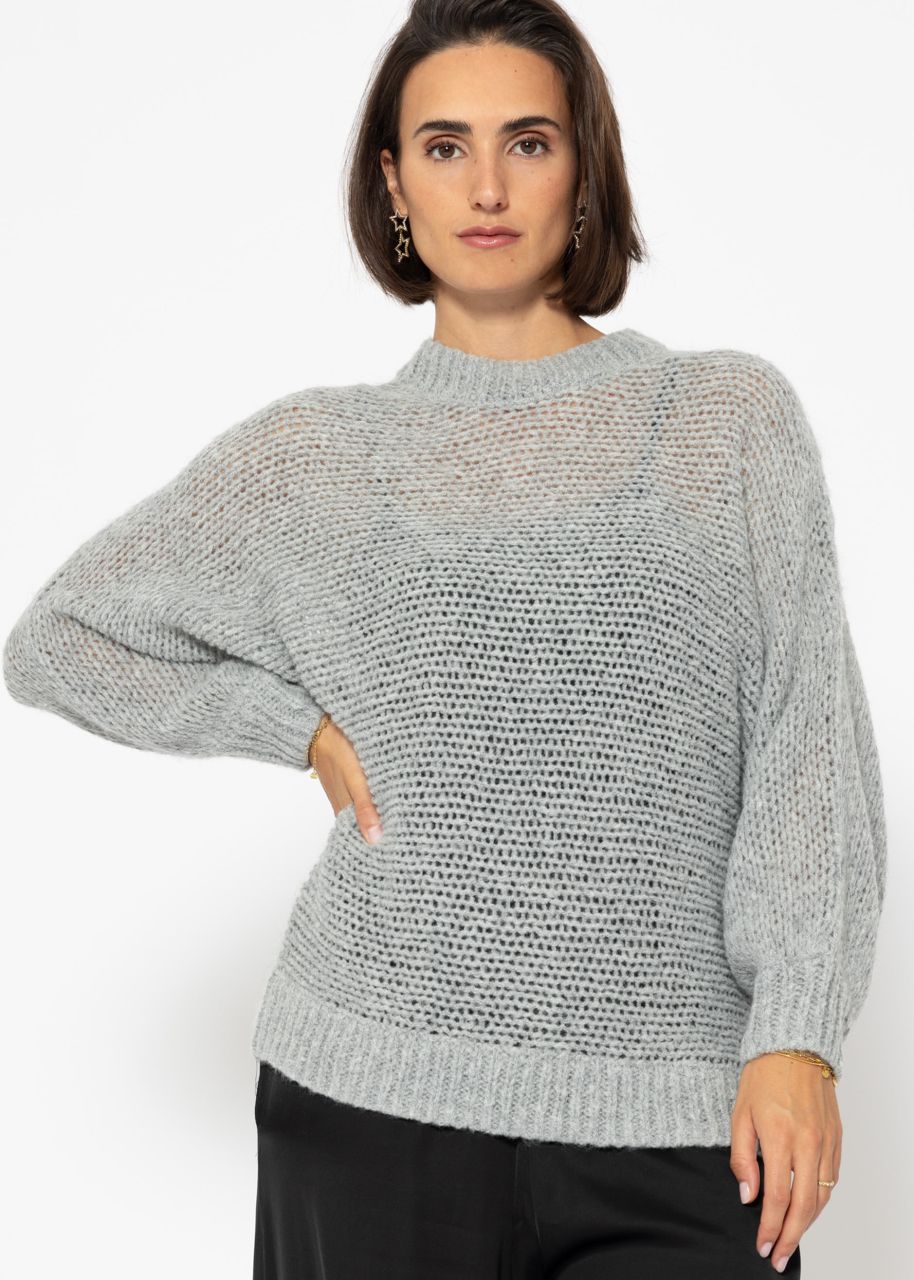 Loose knit jumper with batwing sleeves - grey