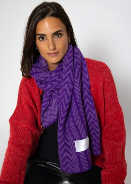 Patterned knitted scarf - purple-violet