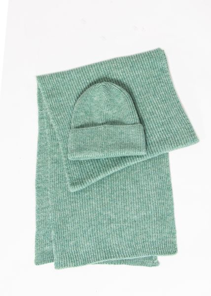 Scarf and beanie, mint