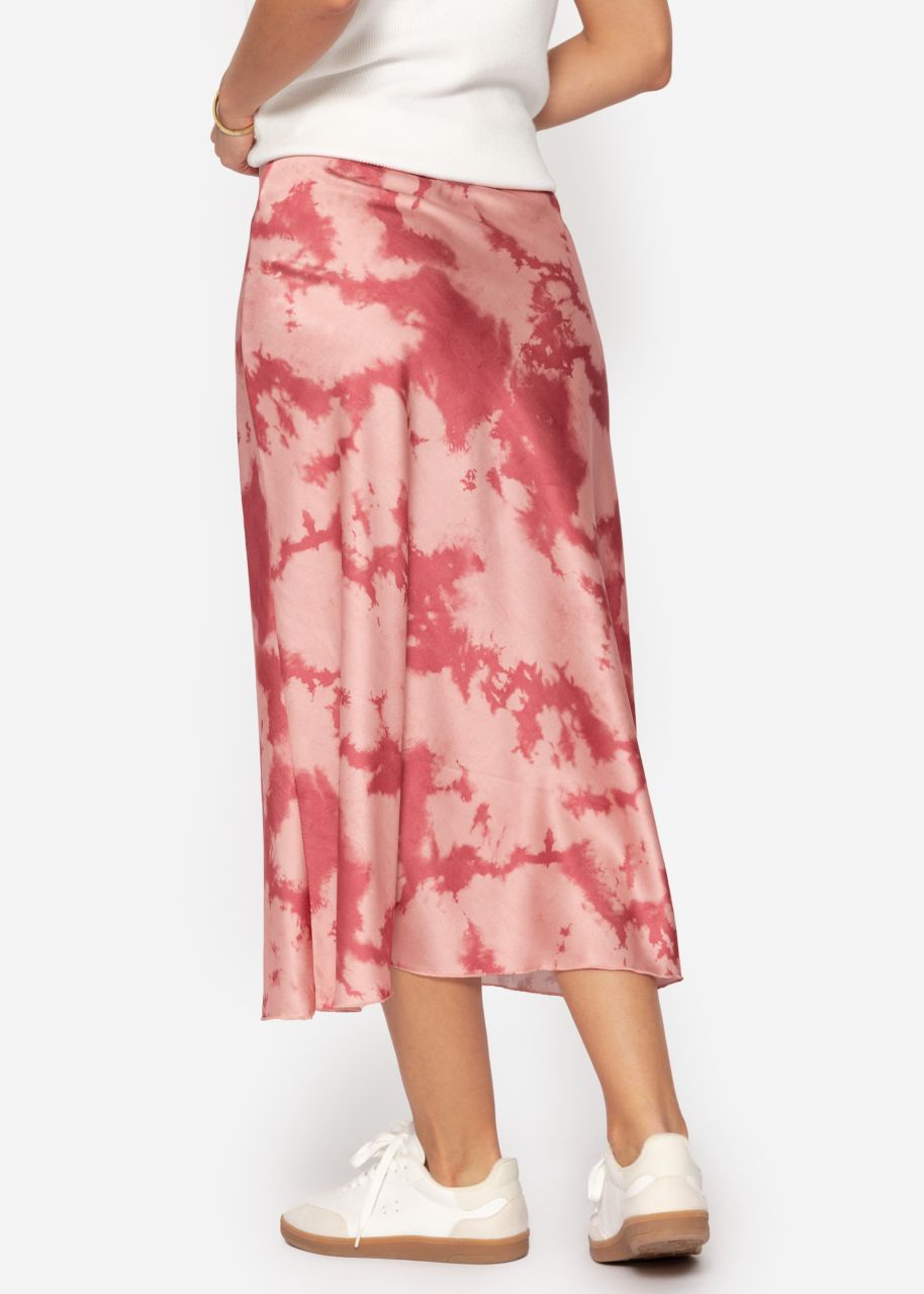 Satin skirt with batik print - pink