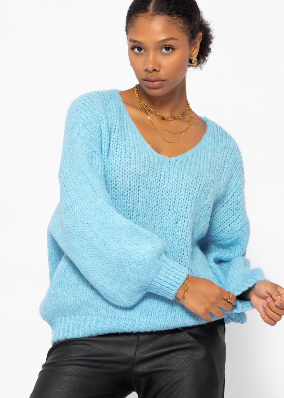 Oversized jumper with V-neck - ice blue