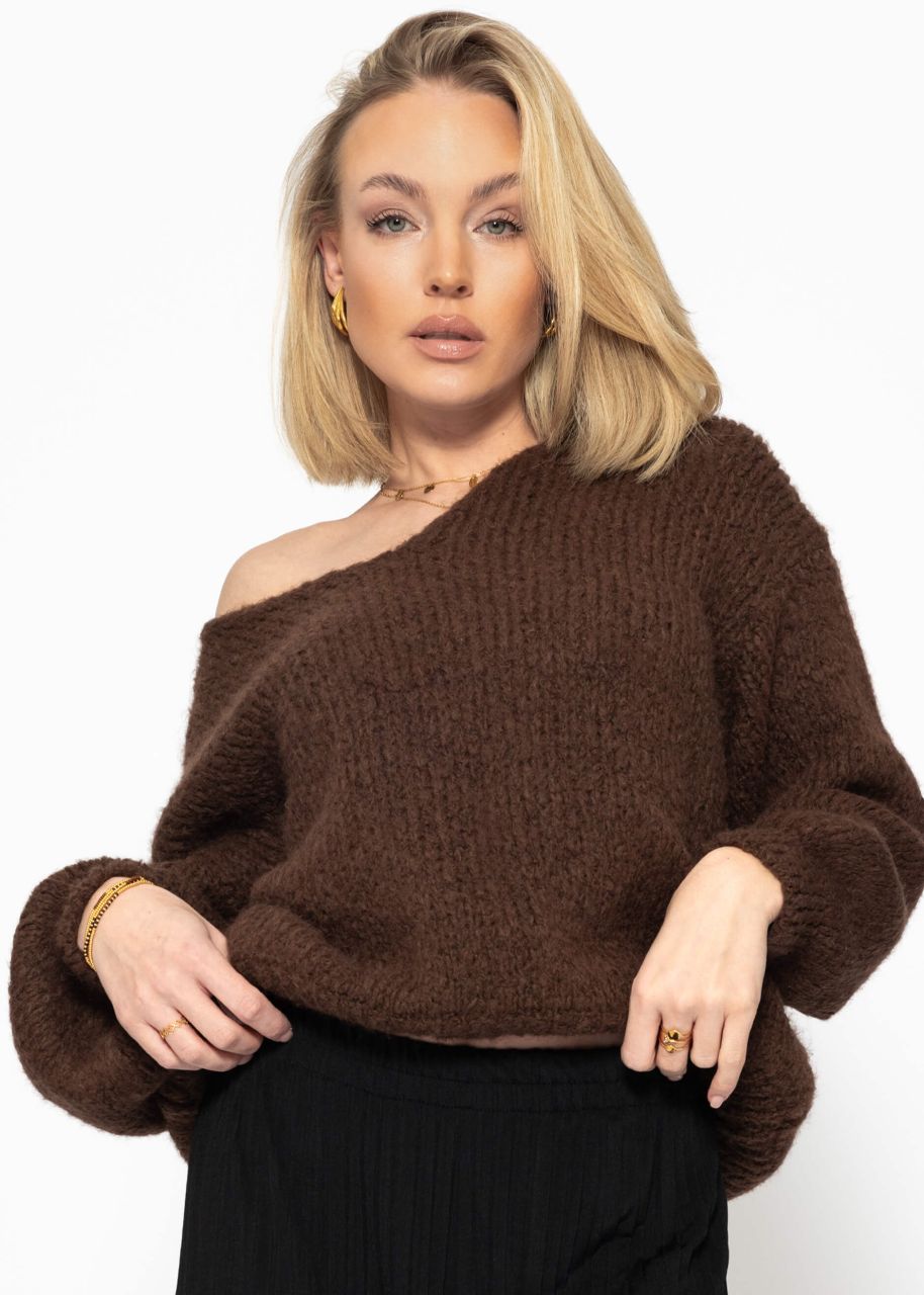 Oversized sweater with V-neck - brown