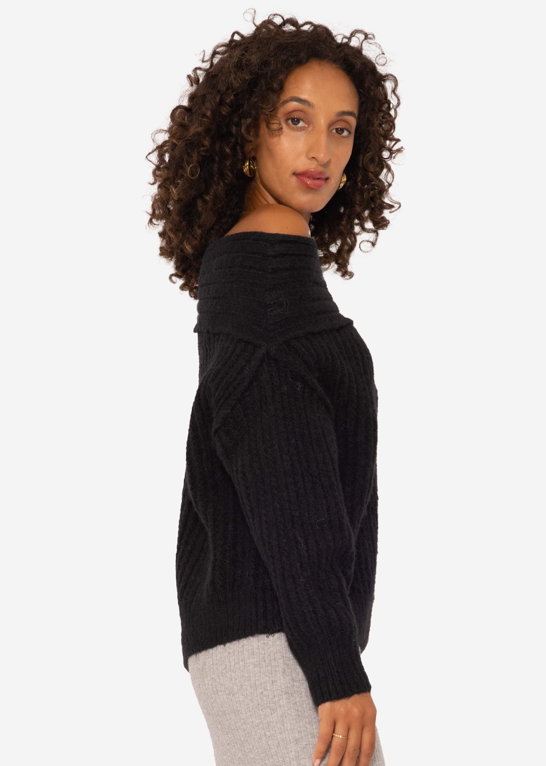 Off Shoulder knitted jumper black Pullover Clothing