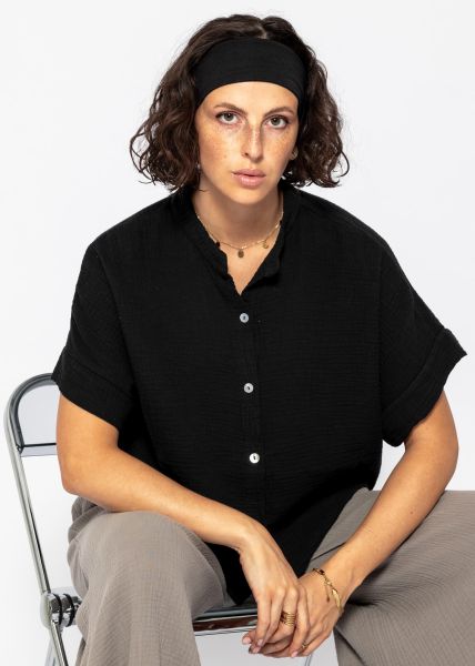 Muslin blouse with cropped short sleeves - black
