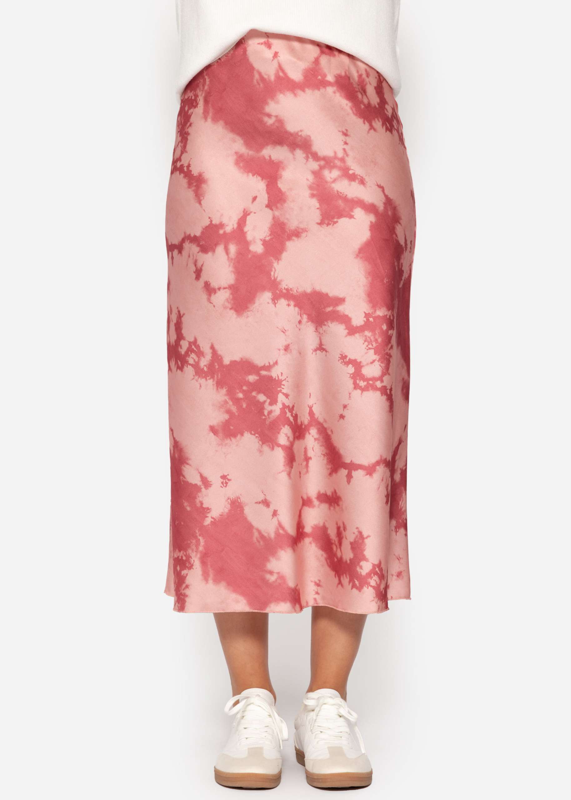 Satin skirt with batik print - pink