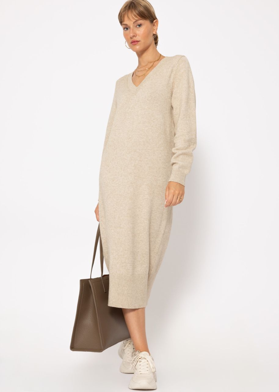 Long knitted dress with V-neck - beige