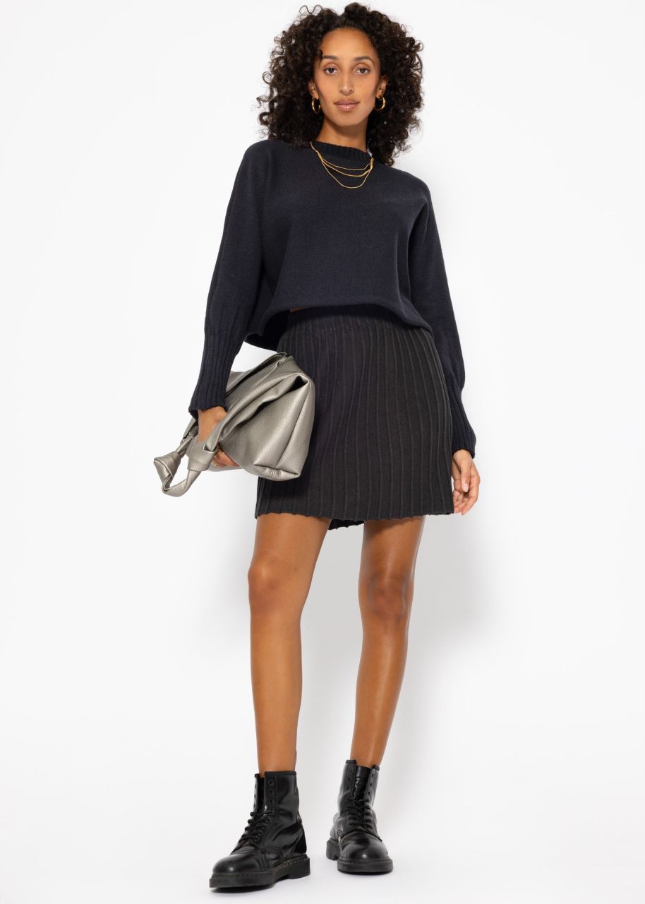 Pleated knitted skirt - black