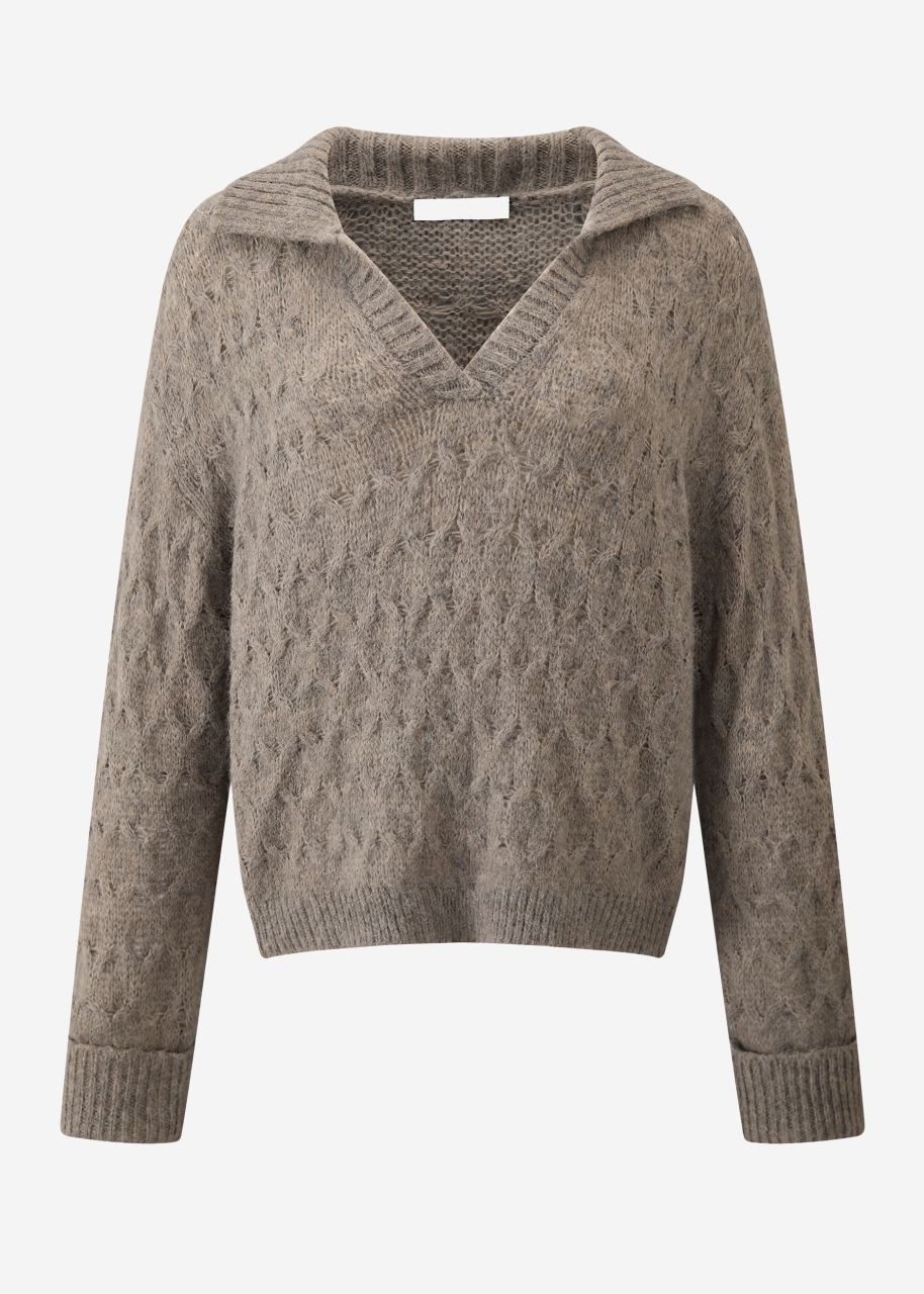 Fluffy cable-knit jumper with collar and V-neck - taupe