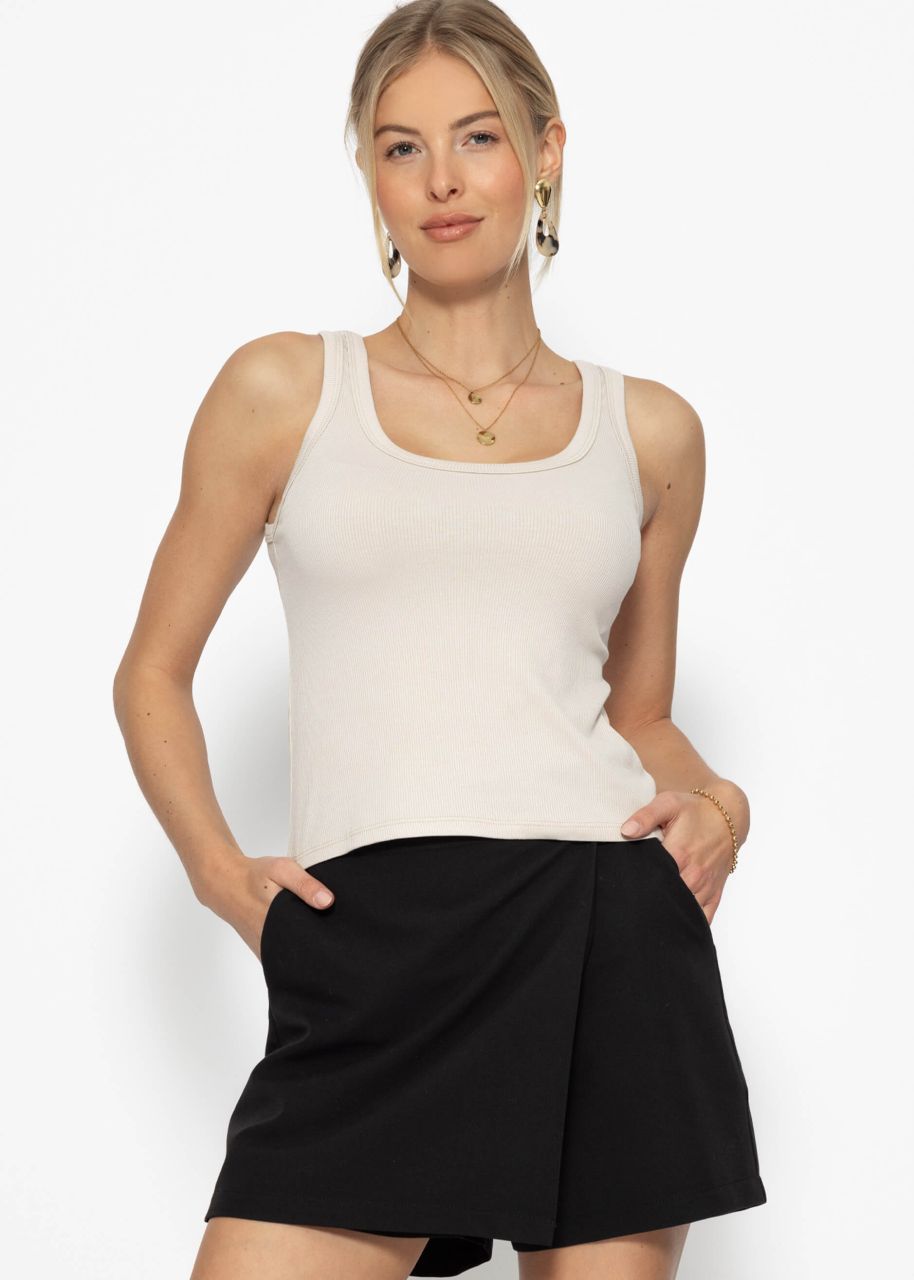 Tank top with neckline - beige